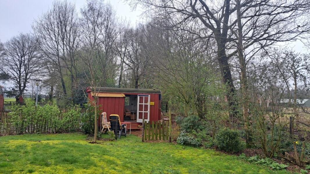 camping Besloten tuin tussen landerijen, vlakbij bos en grens Duitsland