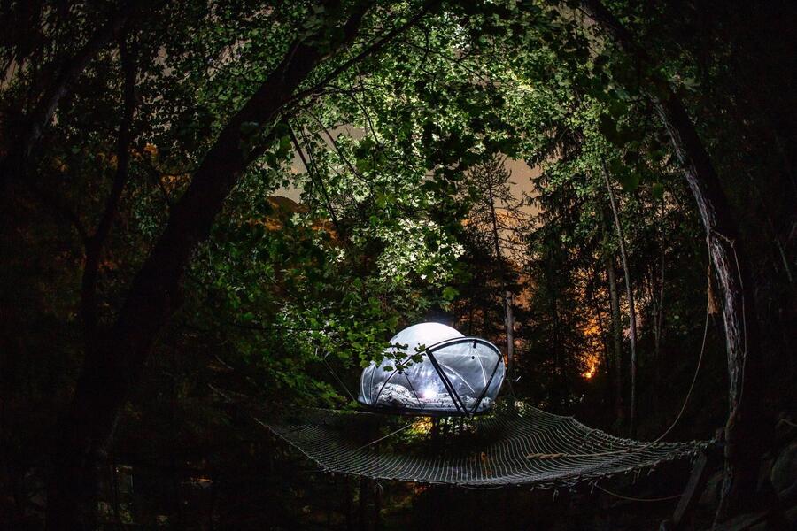 camping Ongewone nacht in een bubbel in de bomen in de Provence - Crazy Bulle