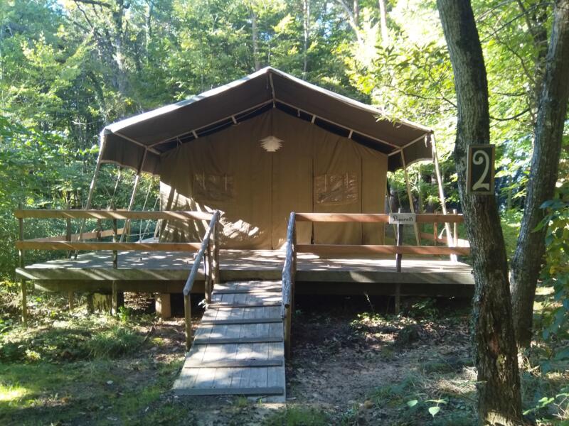 camping Kampeerplaats in Le Poët-Célard - 26460, Auvergne-Rhône-Alpes